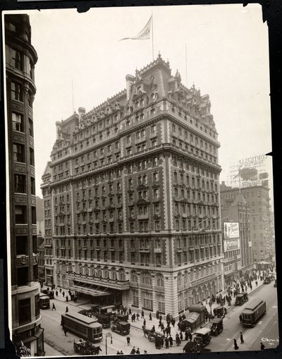 View of the Hotel Knickerbocker, Broadway and 42nd Street, New York, 1912 by Byron Company