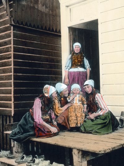Portrait of a Dutch family. Proud mother with her four daughters, image date: circa 1920, Carl Simon Archive by Carl Simon