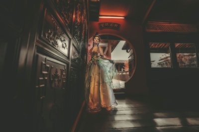 Golden Gown Moon Gate by Che Abu Bakar