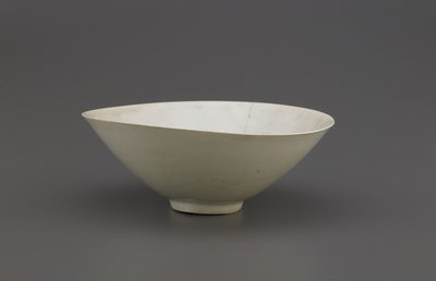 Bowl with notched rim by Chinese School