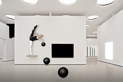 Graceful Gallery Dancer by Christine von Diepenbroek