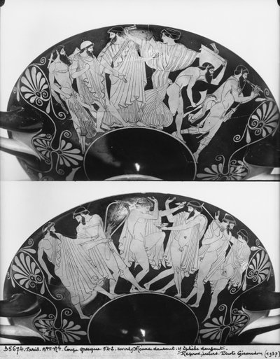 Attic red-figure cup depicting Dionysos bringing Hephaestus back to Mount Olympus by Douris