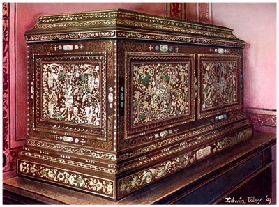 Inlaid jewel casket of walnut wood with panelled front, sides and top, 1910 by Edwin Foley