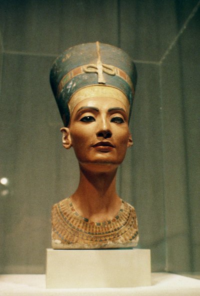 Bust of Queen Nefertiti, front view, from the studio of the sculptor Thutmose at Tell el-Amarna by Egyptian 18th Dynasty