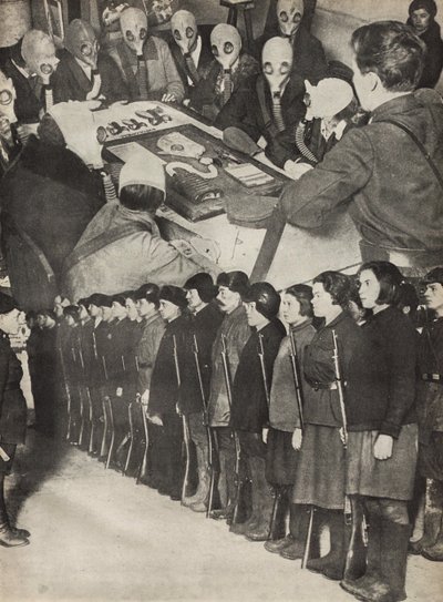 Osoaviakhim. Illustration from USSR Builds Socialism by Eliezer Markowich Lissitzky