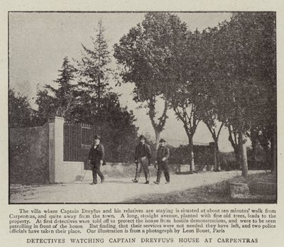 Detectives watching Captain Dreyfus