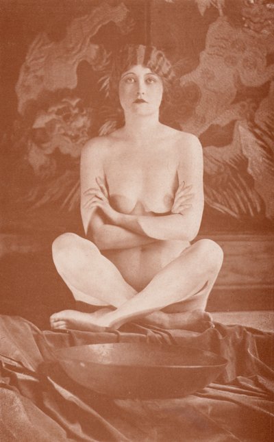Nudist art: Buddha by English Photographer