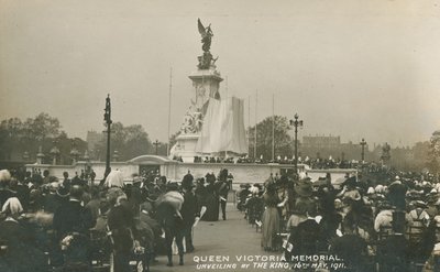 Queen Victoria Memorial, unveiling by the King, 16 May 1911 by English Photographer