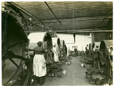 Tapestry printing, Hughes factory No. 2, 1923 by English Photographer