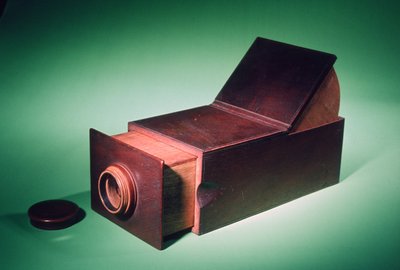 Portable sliding box camera obscura, c.1800 by English School