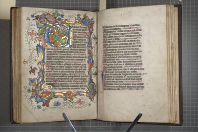 Psalter with Sarum Use Calendar, Fol 72 verso fol 73 recto, c.1425-75 by English School