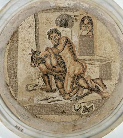 Theseus fights the minotaur, tondo by Erich Lessing