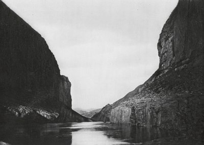 Yangtzekiang, Feng siang kou, Szechuan, The Bellows Gorge below Kuelchoufu, View up stream by Ernst Boerschmann