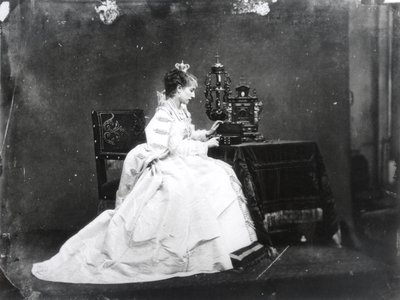 Sarah Bernhardt in the role of Marie de Neubourg in 