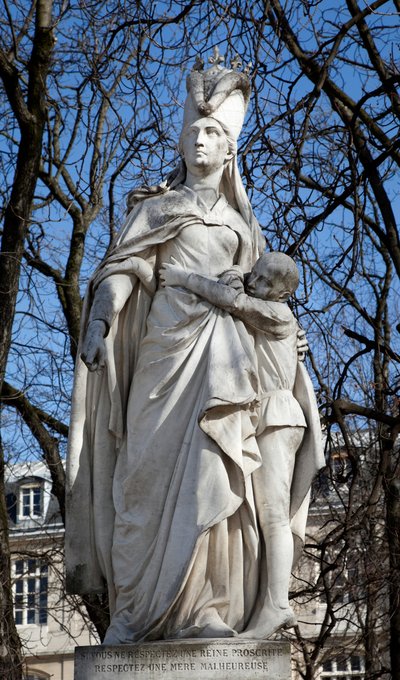 Statue of Margaret of Anjou by Ferdinand Taulet