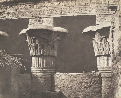 Esneh Latopolis, Construction Ensablée - Architrave, Shafts and Capitals by Félix Teynard