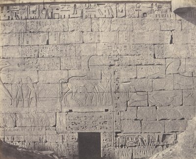 Médinet-Abou Thèbes, Constructions Postérieures - Fragment de Sculpt by Félix Teynard