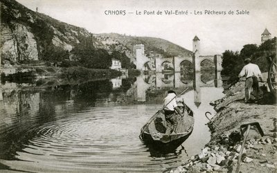 Cahors at the beginning of the 20th century: sand fishermen and their boat on the Lot, bridge of Valentre by French Photographer