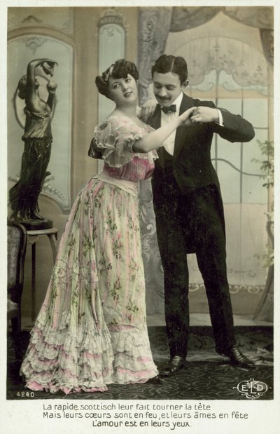 Scottish Dancing by French Photographer