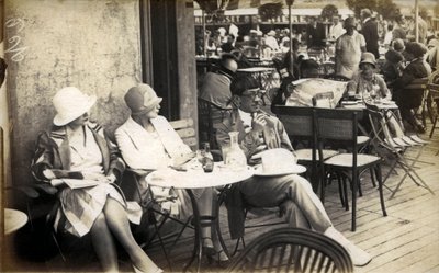 The Paris of the Artists at the Beautiful Time: The Painter Tsuguharu-Leonard Foujita by French Photographer