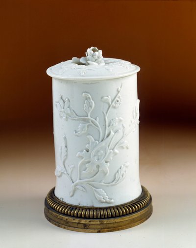 Art France: tobacco pot mounted in gold bronze. Soft porcelain of Saint Cloud by French School