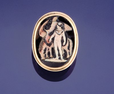 Cameo ring with Bellerophon leading Pegasus to water by French School