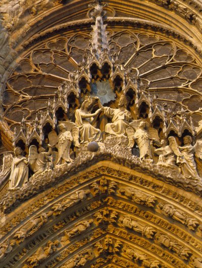 Cathedrale de Reims: detail of the façade representing the Coronation of the Virgin by French School