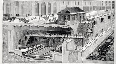 Coupe de la station Saint Michel à Paris in 