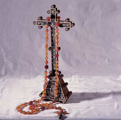 Crucifix and rosary said to have belonged to Mary Queen of Scots by French School