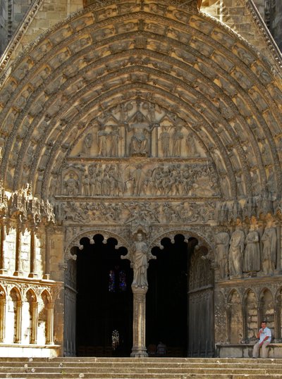 Central door in the west façade by French School