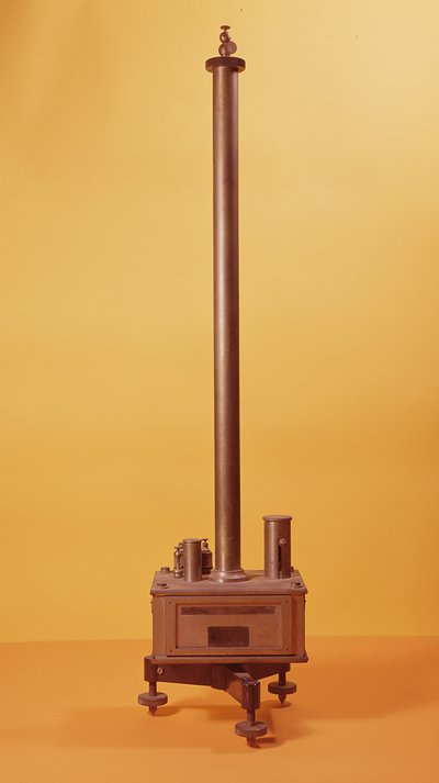 Electrometer devised by Marie Curie by French School