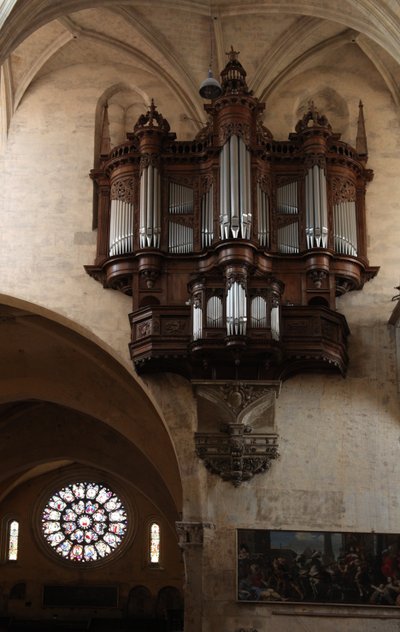 The organ and the west rose window (rose window - internal) by French School