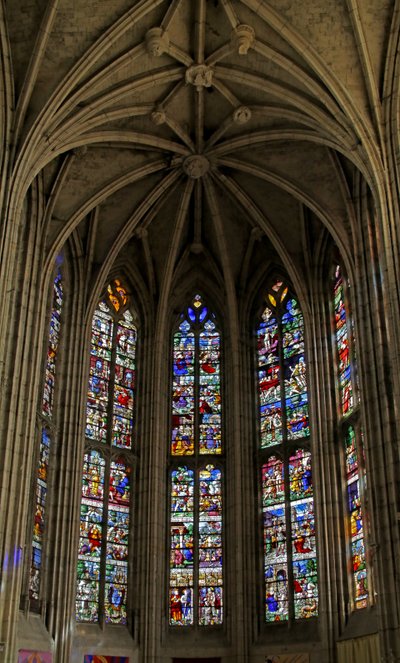 Window depicting the Apse Windows w1, w1 and w2 by French School