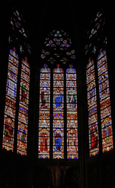 Window w0 depicting tracery lights and canopy tops in the eastern chapel by French School