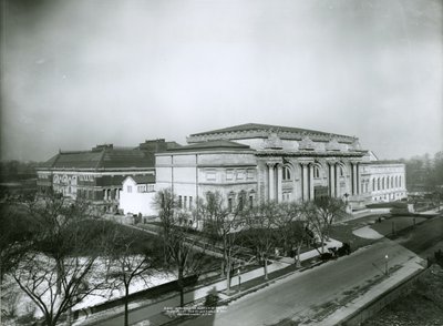 The Metropolitan Museum of Art from the southeast, New York City, 1909 by G.P. Hall und Sohn