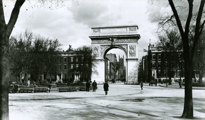 Washington Arch, Washington Square Park, New York City by G.P. Hall und Sohn