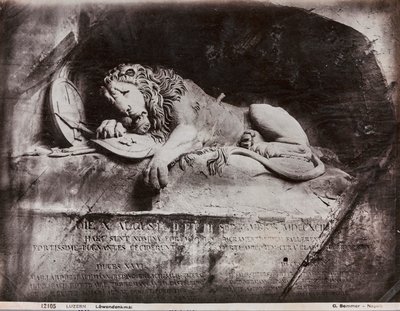 The sculptured monument of a lion by Lukas Ahorn in Lucerna by Giorgio Sommer