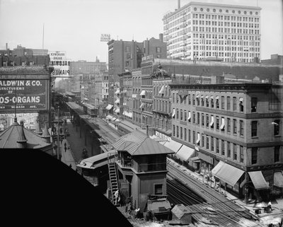 Elevated Railroad, Wabash Avenue, Chicago, Illinois by Hans Behm