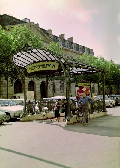 View of the Entrance to the Hotel de Ville Metropolitain, 1899-1904 by Hector Guimard