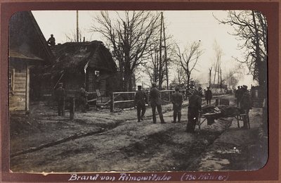 First World War: Ukraine in the years 1914-1916 during the invasion of the German army. Military with a wounded (b/w photo) by Heldenfriedhof Dsessentniki (attr. to)