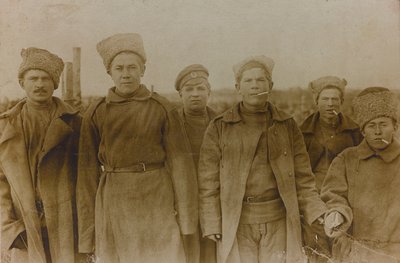 First World War: Ukraine in the years 1914-1916 during the invasion of the German army. Group of soldiers (b/w photo) by Heldenfriedhof Dsessentniki (attr. to)