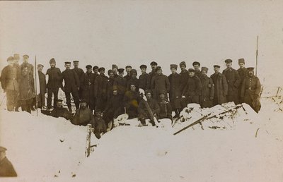 First World War: the Ukraine in the years 1914-1916 during the invasion of the German army. Group of soldiers by Heldenfriedhof Dsessentniki (attr. to)