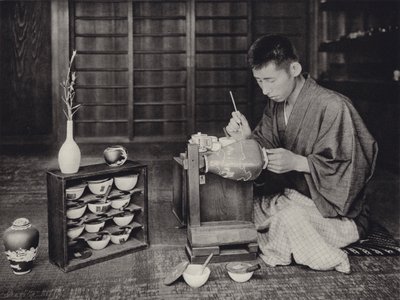 Japan in 1920s: Painting china by Herbert Ponting