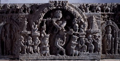 Hinduism: Krishna as Venugopala. Black stone sculpture, central part, 12th century - from Halebidu, Mysore - Calcutta, Indian museum by Indian School