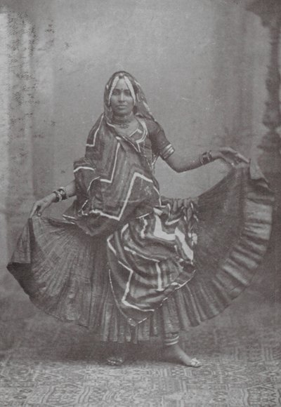 Bombay / Mumbai: Indian Skirt Dance by Indian photographer