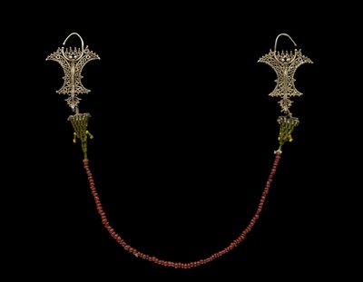 Pair of Earrings with Chain (Kemene ni Lean) by Indonesian School