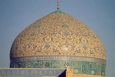 The dome of the Masjid-i-Sheikh Lutfallah, built by Shah Abbas I by Islamic School