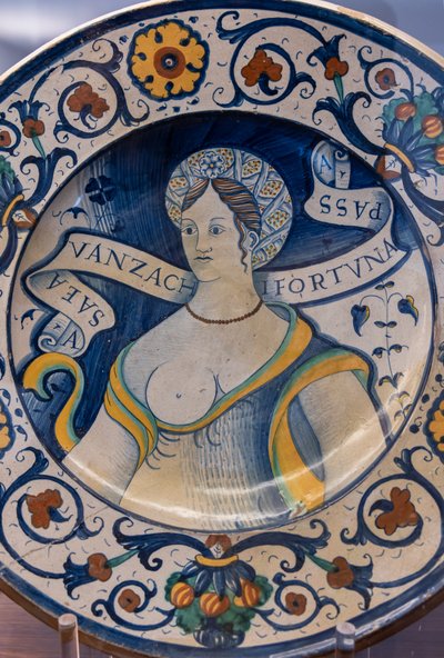 Plate decorated by a beautiful woman