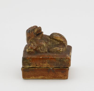 Incense container with Chinese lion-dog on lid, Edo period by Japanese School