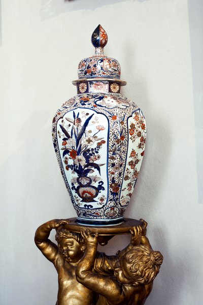 Large Japanese Vase with Lid from the Edo Period, Genroku Era. 1688-1703. Apartments of Maria Brignole Sale De Ferrari, Duchess de Galliera. Palazzo Rosso, Genoa by Japanese School